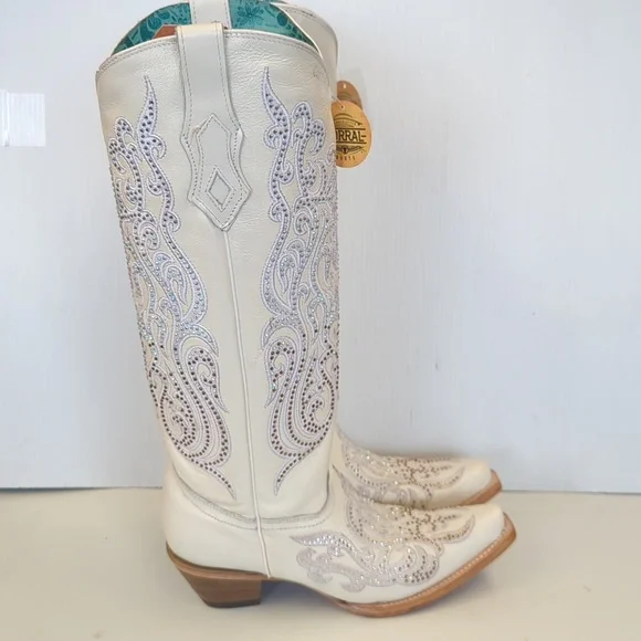 New Women's Corral C4099